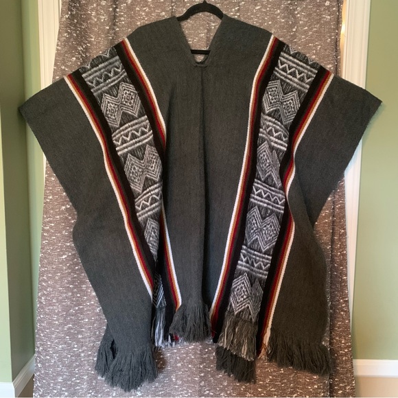 Vintage Indian Arts Wool Poncho Free Size/Unisex Clothing - Picture 1 of 6